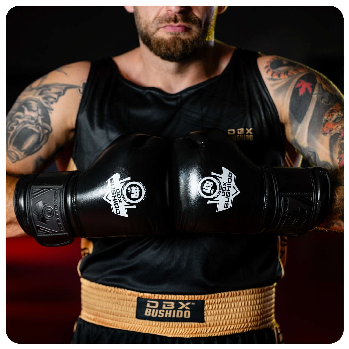 Striker glove details