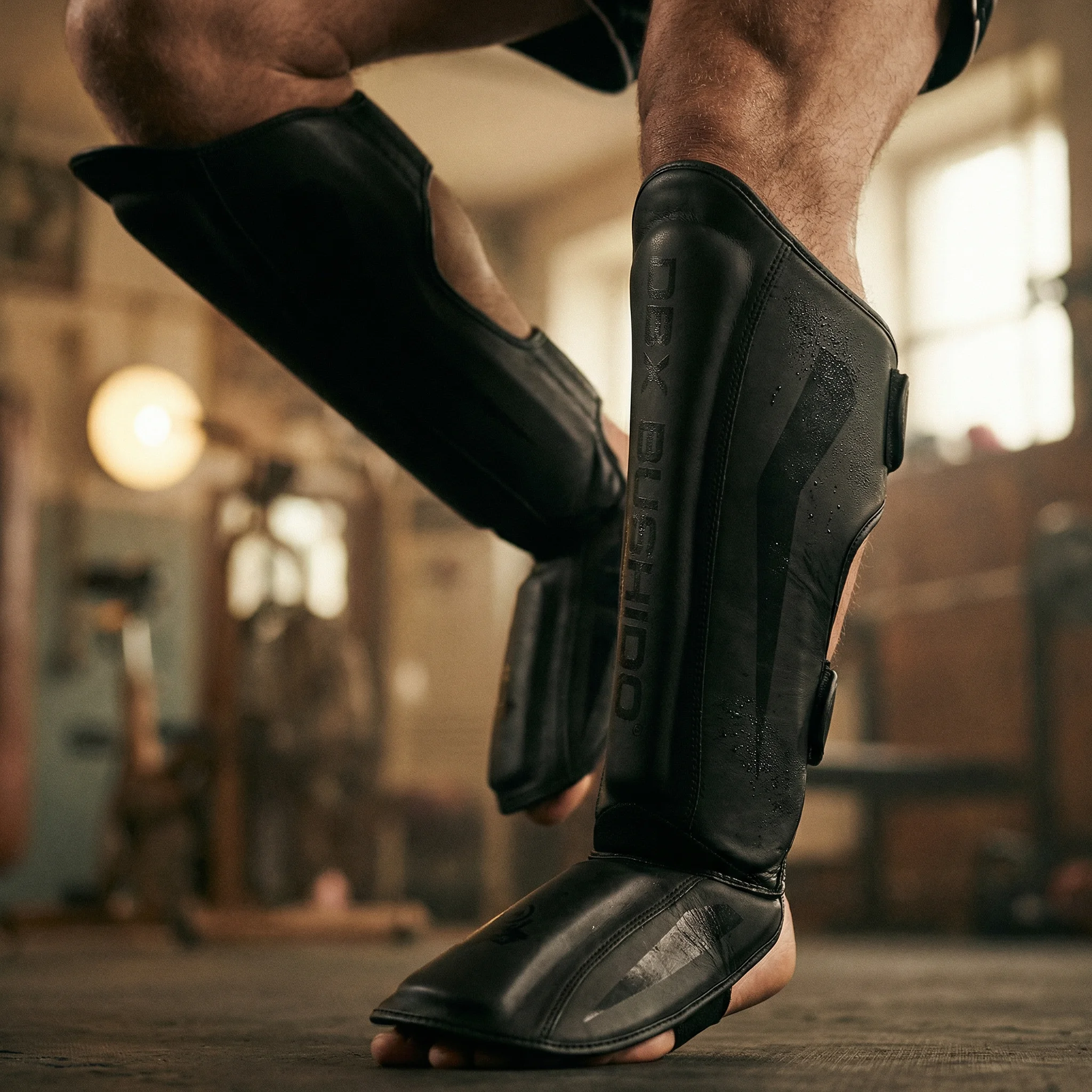  Ochraniacze piszczeli stóp goleni DBX Bushido