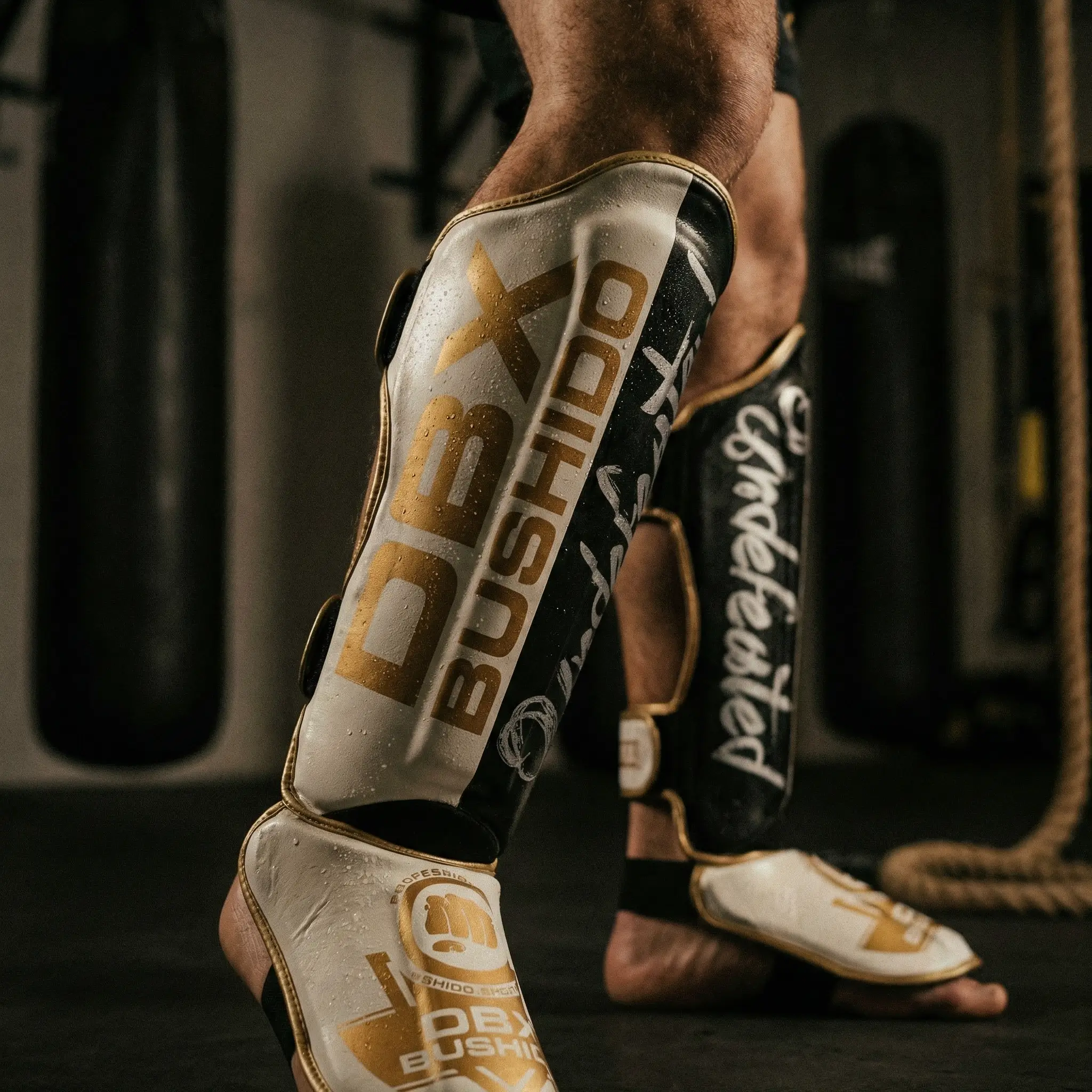 ochraniacze na golenie PISZCZELE STOPY DBX BUSHIDO