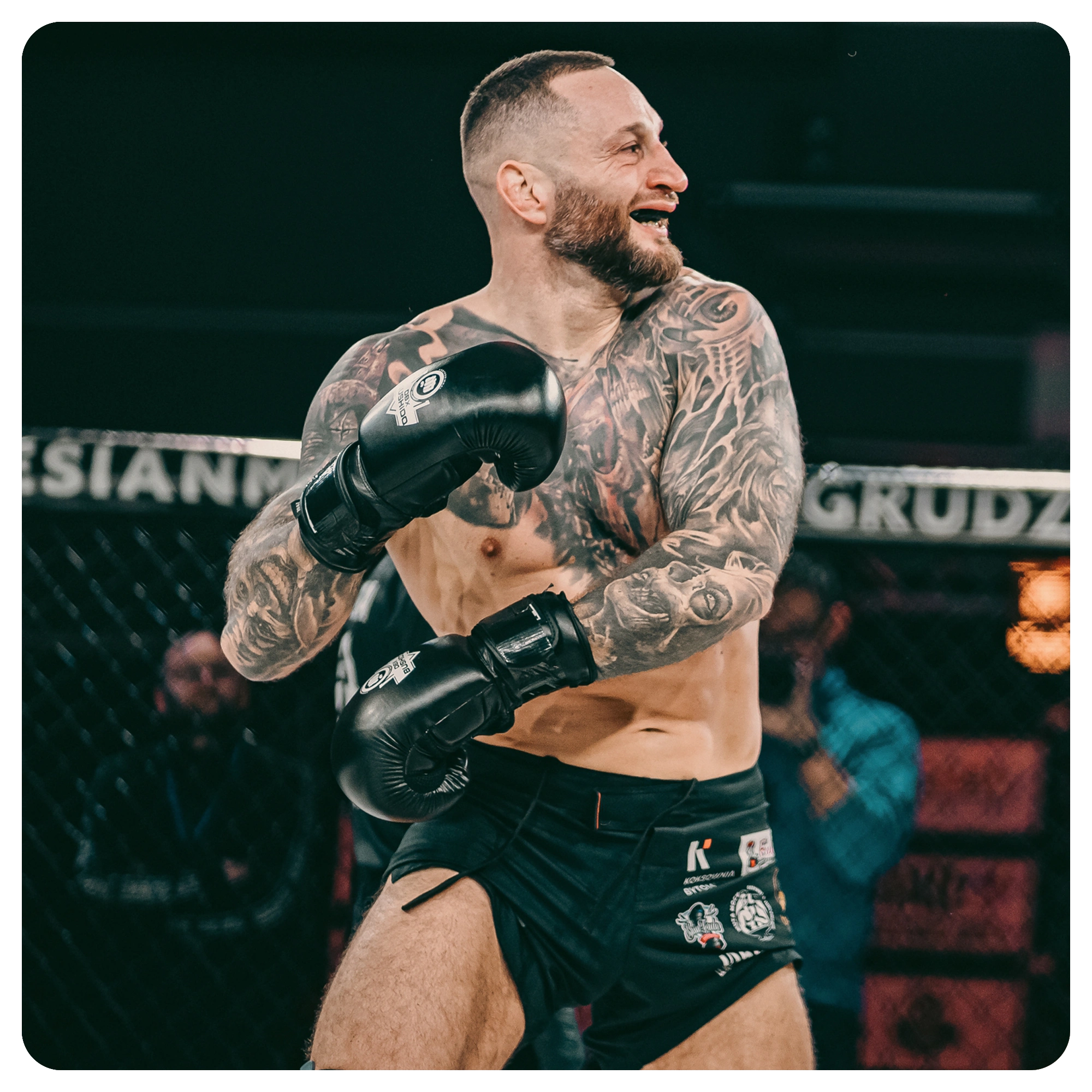 DBX Bushido Classic Black boxing gloves