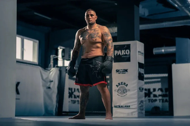 "Hammer Black" 12oz gloves