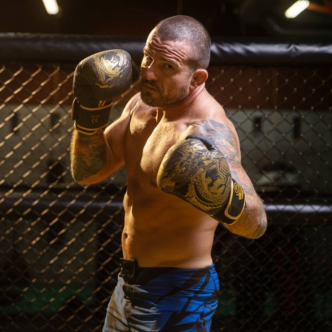 Boxing Gloves 12oz - Gold Dragon - Valor Series