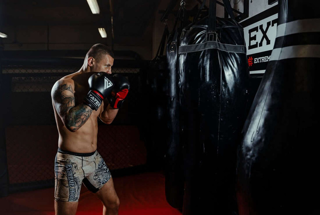 Boxing Gloves 16oz - Taver Red - Origin Series