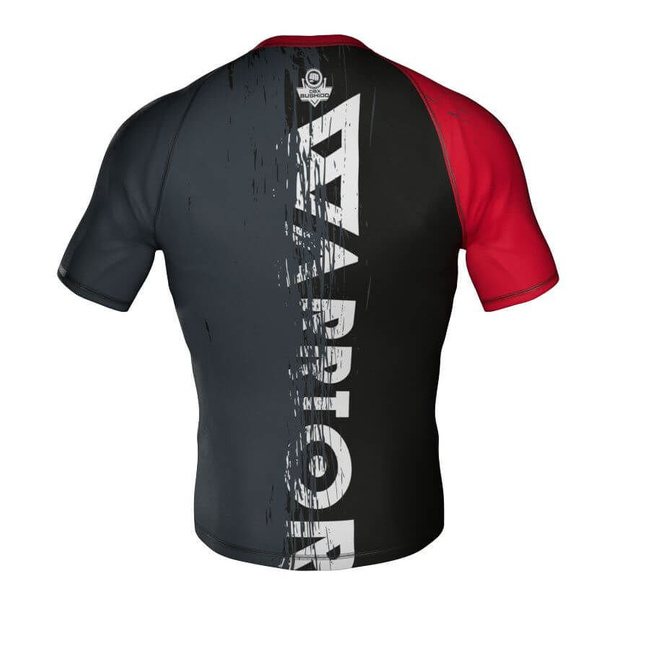 The "Wolf" Rashguard compression shirt is made of DBX MORE DRY XL material