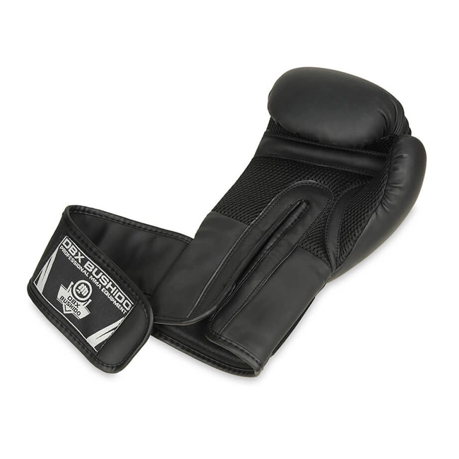 Training boxing gloves with Active Clima system "BLACK MASTER" 8 oz